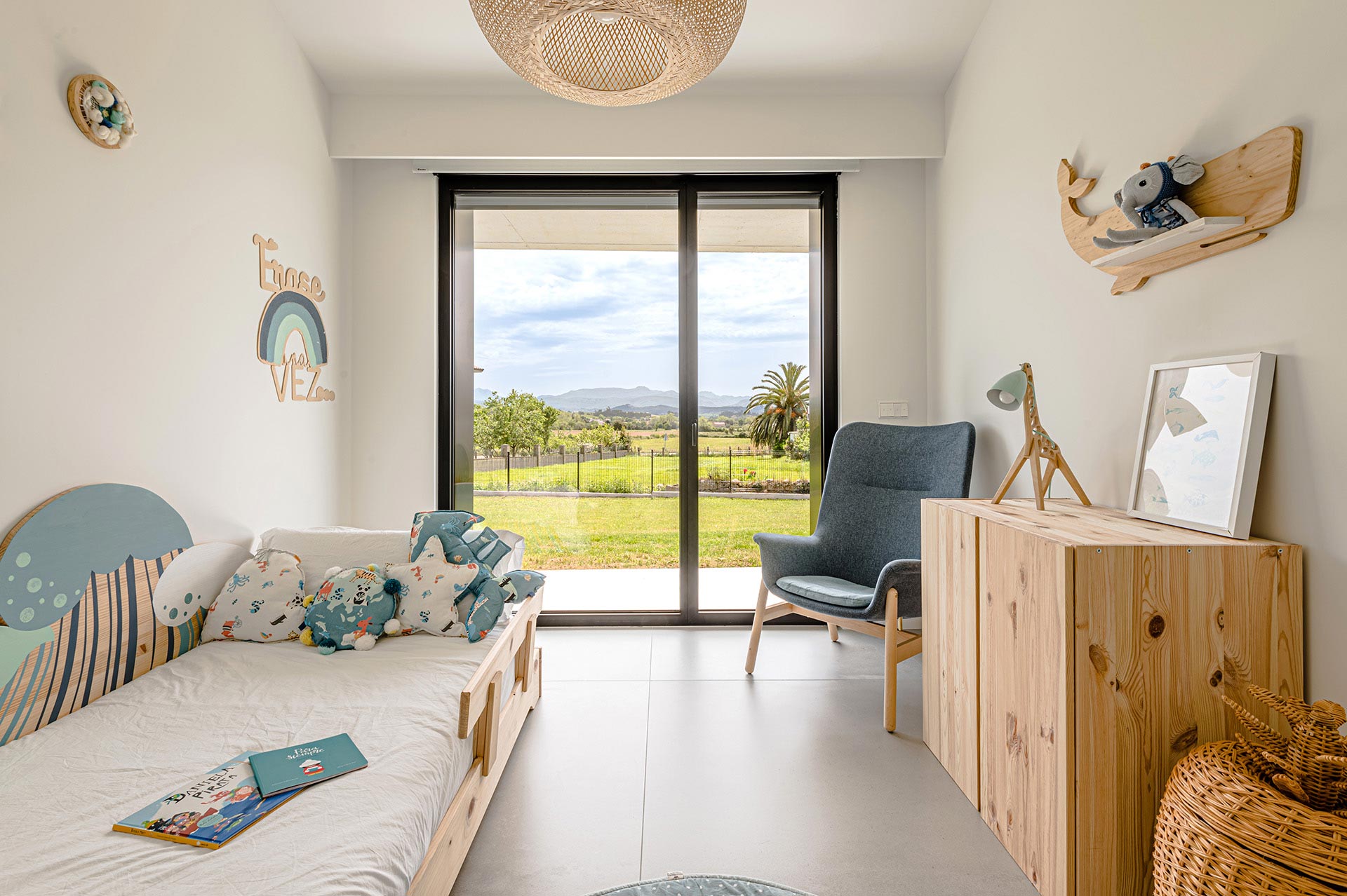 Diseño interior de dormitorio juvenil diseñado por Moah Arquitectos en Suesa. Cantabria.